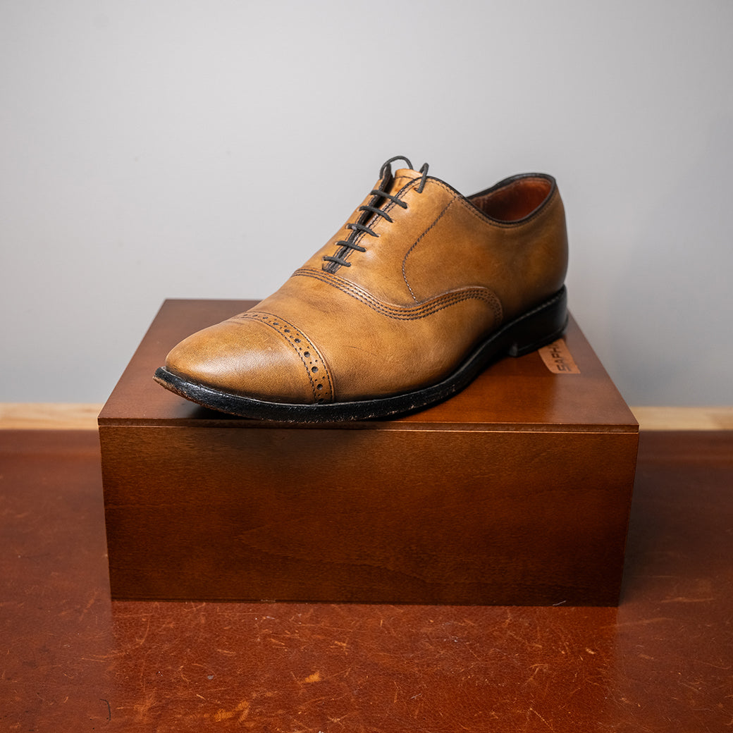 Allen Edmonds Fifth Avenue Cap Toe Oxford — Walnut — Size 8.0E