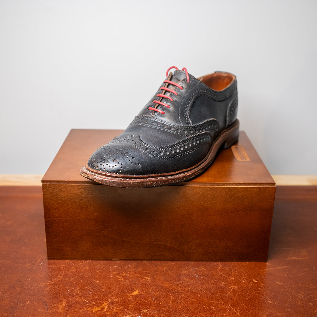 Allen Edmonds Neumok 2.0 Wingtip Oxford — Dark Grey — Size 8.5D